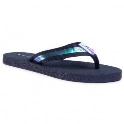 Femme Tongs TOMMY HILFIGER - Flat Beach Sandal Iridescent FW0FW05125 Desert Sky DW5 Bleu Marine