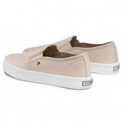Femme Tennis TOMMY HILFIGER - Essential Nautical Slip On FW0FW05535 Classic Beige ACI Beige -Tommy Hilfiger Soldes 0000208139540 03 yt