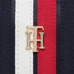 Accessoires Trousse De Toilette Tommy Hilfiger - Poppy Washbag Corp AW0AW13636 DW6 Bleu Marine 8 Accessoires Trousse De Toilette Tommy Hilfiger - Poppy Washbag Corp AW0AW13636 DW6 Bleu Marine -Tommy Hilfiger Soldes 02 8720641959346 mg 1