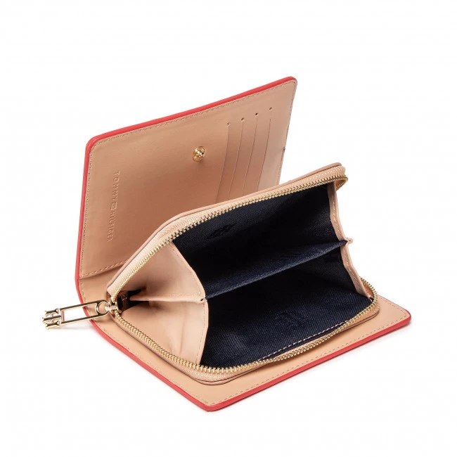 Accessoires Portefeuille Femme Grand Format Tommy Hilfiger - Th Timeless Med Wallet AW0AW11616 XLG Rouge 5 Accessoires Portefeuille Femme Grand Format Tommy Hilfiger - Th Timeless Med Wallet AW0AW11616 XLG Rouge – Image 3