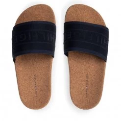 Femme Mules / Sandales De Bain TOMMY HILFIGER - Webbing Cork Pool Slide FW0FW06525 Desert Sky DW5 Bleu Marine -Tommy Hilfiger Soldes 05 0000300531013 swa