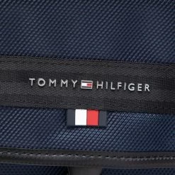 Accessoires Trousse De Toilette Tommy Hilfiger - Elevated Nylon Travel Washbag AM0AM08124 DW5 Bleu Marine 10 Accessoires Trousse De Toilette Tommy Hilfiger - Elevated Nylon Travel Washbag AM0AM08124 DW5 Bleu Marine -Tommy Hilfiger Soldes 8720116130089 03 nc 1