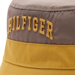Accessoires Chapeau Tommy Hilfiger - Surplus Bucket Rev AM0AM09490 0HD Marron, Noir, Jaune -Tommy Hilfiger Soldes 8720117866642 0024